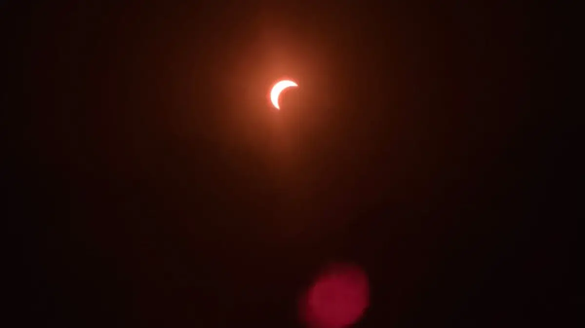 Diese Aufnahme der Sonnenfinsternis hat unsere Leserin in Dornhan Gundelshausen eingefangen.