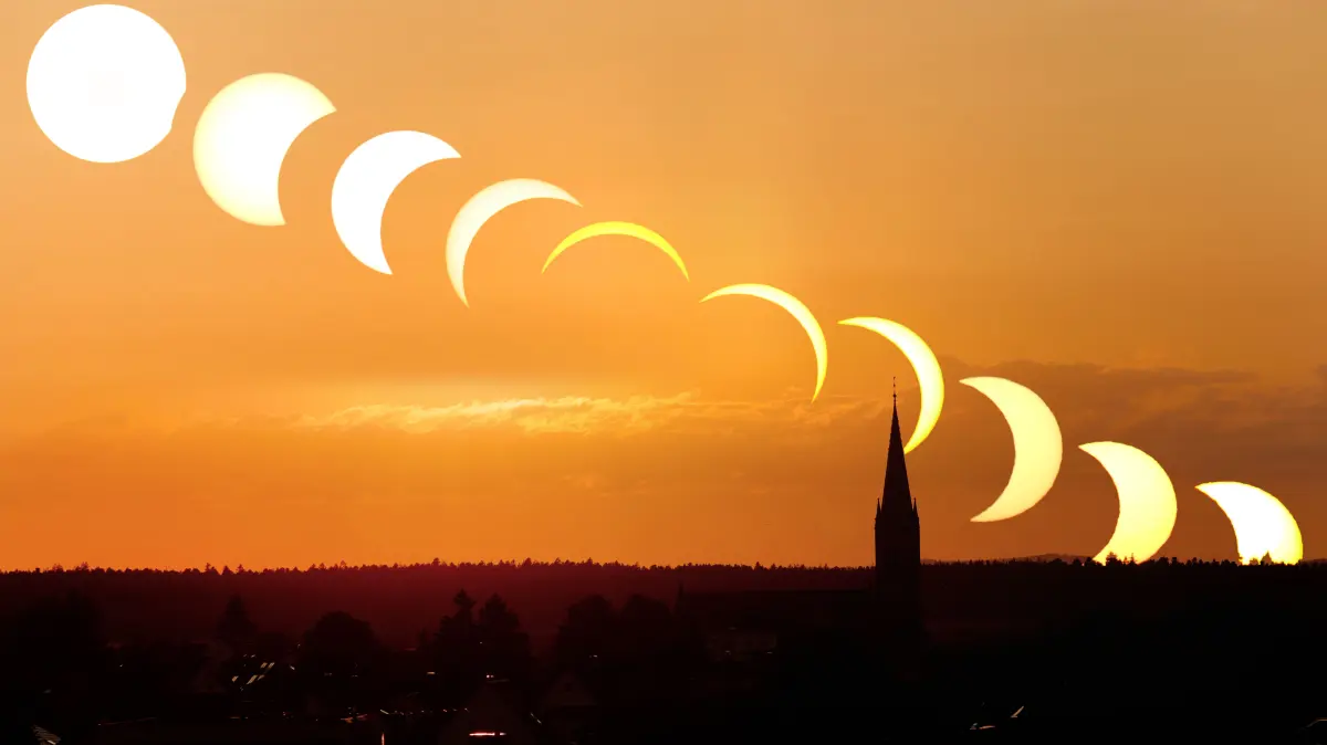 Die Sonnenfinsternis von der Anhöhe über dem Tiergehege in Waldmössingen.