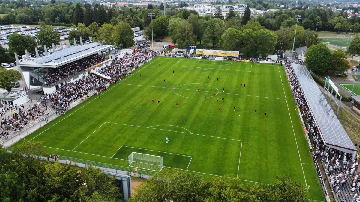 Bei der Heimpremiere des FC 08 in dieser Saison gibt der SSV Reutlingen in der MS Technologie-Arena seine Visitenkarte ab.