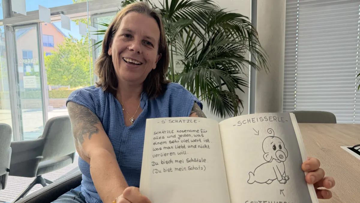 Katja Dodd aus Bisingen hat ein Büchlein veröffentlicht, in dem sie den schwäbischen Dialekt humorvoll darstellt.