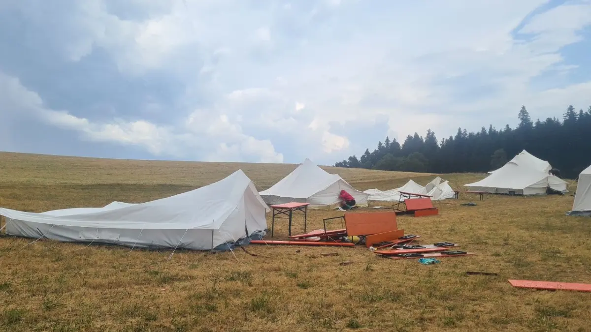 Das Unwetter vom 04.08.2026 setzt dem Zeltlager der KjG Oberndorf in Nordrach im Nordschwarzwald zu.