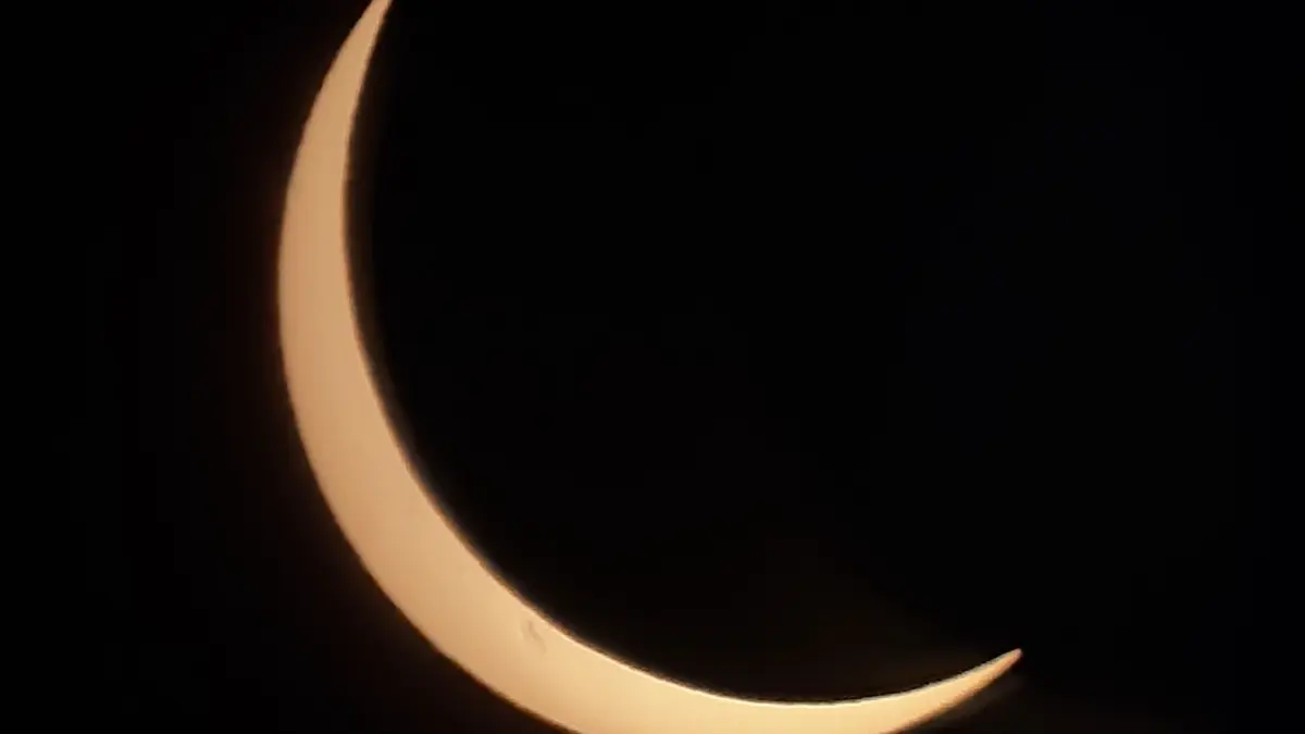 So fing unser Leser Karl-Heinz Schäfer die Sonnenfinsternis auf dem Simmozheimer Hörnle ein.