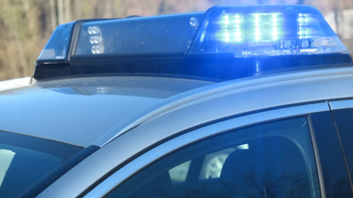 Die Polizei war bei einem Unfall auf der Autobahn im Einsatz (Symbolfoto).
