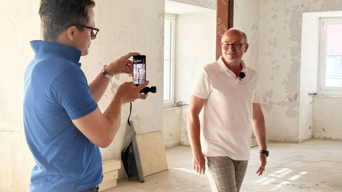 Eine spannende Geschichte hat auch Markus Blust – hier mit Investor Markus Stockburger – von seiner Geburt zu erzählen.