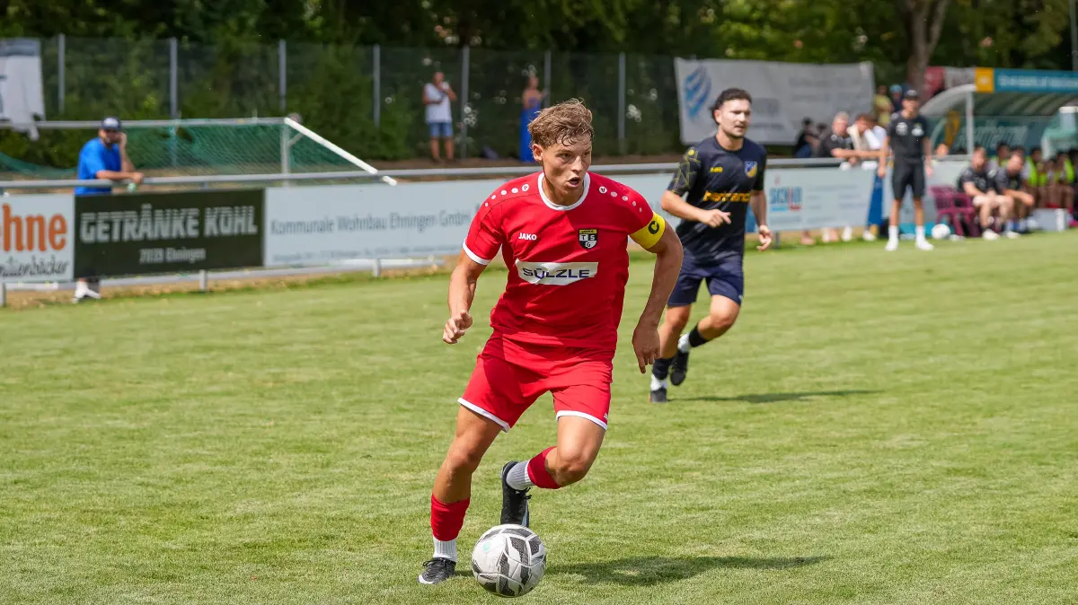TSV Ehningen vs. TSG Balingen Fußball II, Fussball, Verbandsliga, 1.Spieltag, 2026/2027, 15.08.2026: Bastian Berger (TSG Balingen Fußball II,#08) am Ball ,
TSV Ehningen vs. TSG Balingen Fußball II, Fussball, Verbandsliga, 1.Spieltag, 2026/2027, 15.08.2026,
Foto: Eibner-Pressefoto/Daniele La Rocca