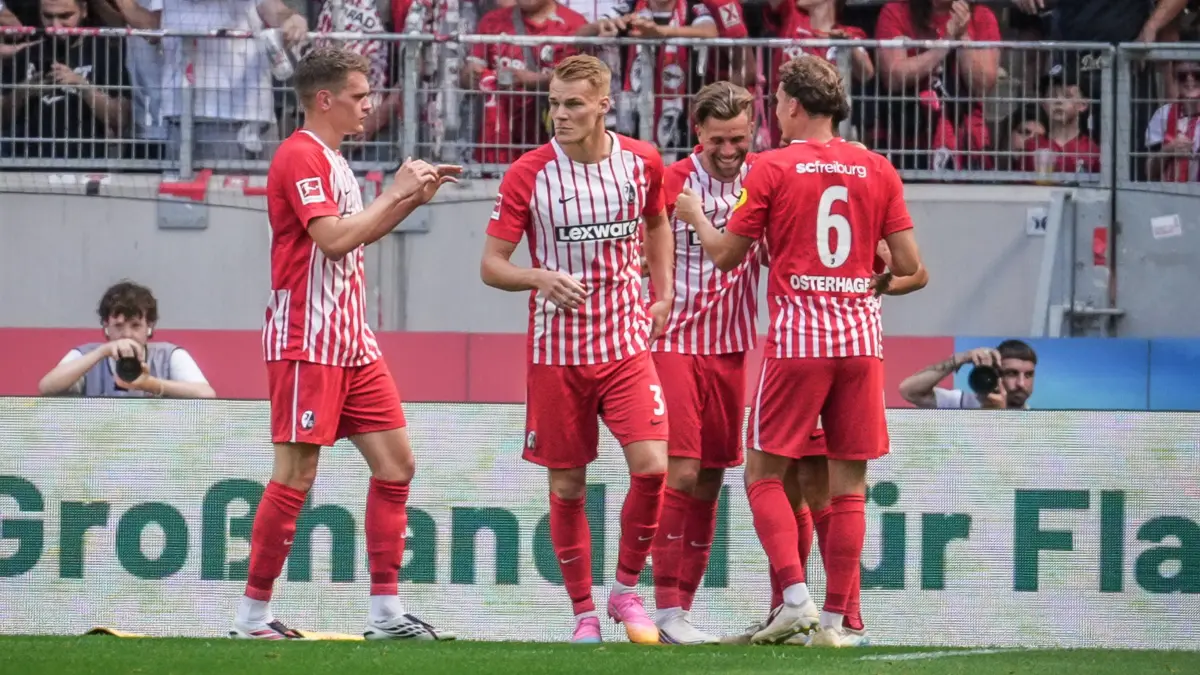 Testspiel: SC Freiburg vs Crystal Palace, 15.08.2026 Torjubel zum 2:0 durch Lucas Höler (SC Freiburg, 9) Testspiel: SC F: Testspiel: SC Freiburg vs Crystal Palace, 15.08.2026 Torjubel zum 2:0 durch Lucas Höler SC Freiburg, 9 Testspiel: SC Freiburg vs Crystal Palace, Europa-Park-Stadion, 15.08.2026 DFB / DFL REGULATIONS PROHIBIT ANY USE OF PHOTOGRAPHS AS IMAGE SEQUENCES AND/OR QUASI-VIDEO. *** Friendly Match: SC Freiburg vs. Crystal Palace, August 15, 2026Celebration of the 20 goal by Lucas Höler SC Freiburg, 9. Friendly Match: SC Freiburg vs. Crystal Palace, Europa-Park Stadium, August 15, 2026 DFB and DFL regulations prohibit any use of photographs as image sequences and/or quasi-video. Copyright: xBEAUTIFULxSPORTS/Boscox