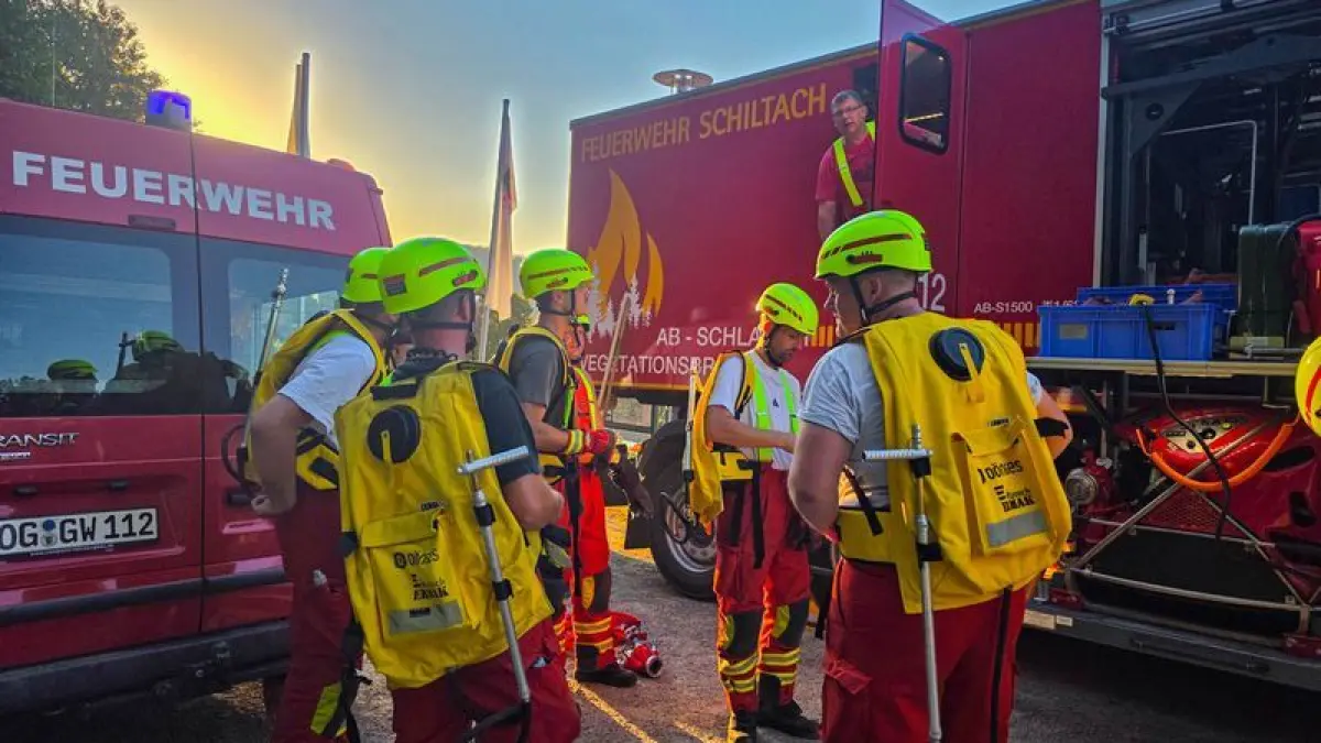 Zahlreiche Feuerwehren aus der Region waren am Freitagabend in Hausach im Einsatz.