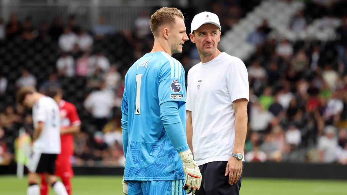 15.08.26 Fulham FC - VfB Stuttgart England, London, 15.08.2026, Fussball, Bundesliga, Saison 2026/2027, Testspiel, Fulham FC - VfB Stuttgart: v.l. Bernd Leno FC Fulham, Christian Gentner Sportdirektor VfB Stuttgart. *** August 15, 2026 Fulham FC vs. VfB Stuttgart England, London, August 15, 2026, Soccer, Bundesliga, 20262027 season, Friendly match, Fulham FC vs. VfB Stuttgart Bernd Leno, Fulham FC Christian Gentner, sporting director of VfB Stuttgart