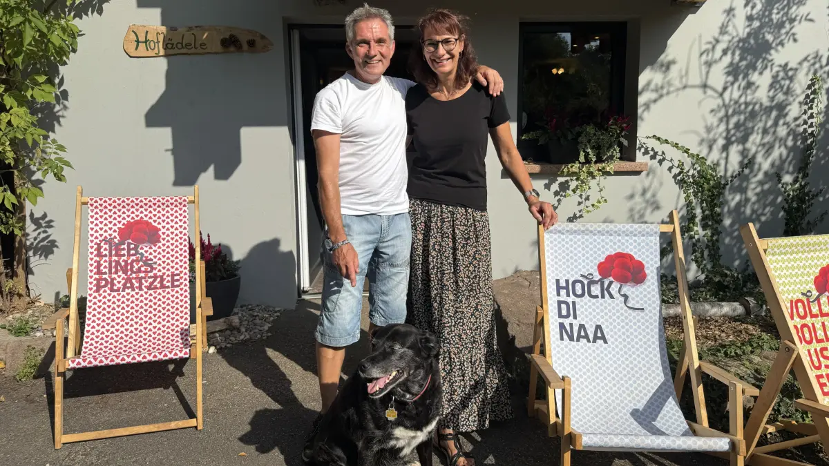 Vor ihrem Hoflädele: Elke und Peter Armbruster