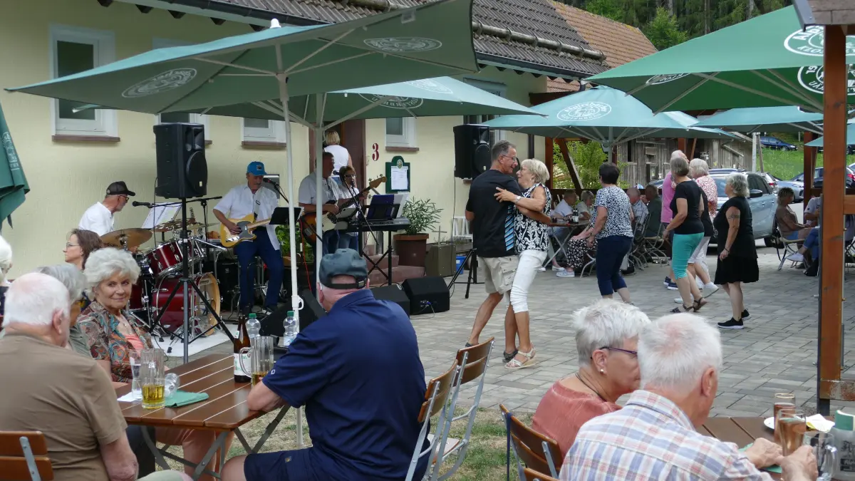 Erste und letzte Oldie-Night mit „Fifty-Two" in der Kohlsägmühle, veranstaltet von Wirt Jack Siehr