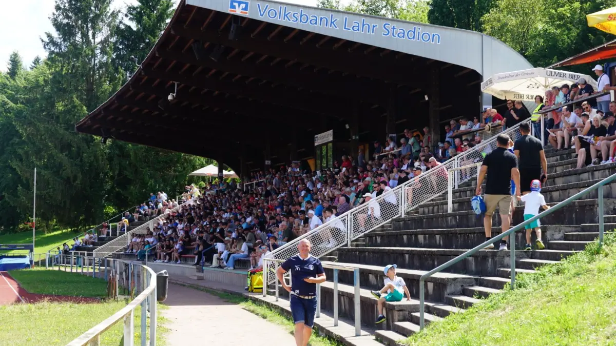 Das Relegationshinspiel gegen den FC Holzhausen war das bislang letzte Pflichtspiel im Stadion an der Dammenmühle. Am Freitag soll hier der Ball wieder rollen.