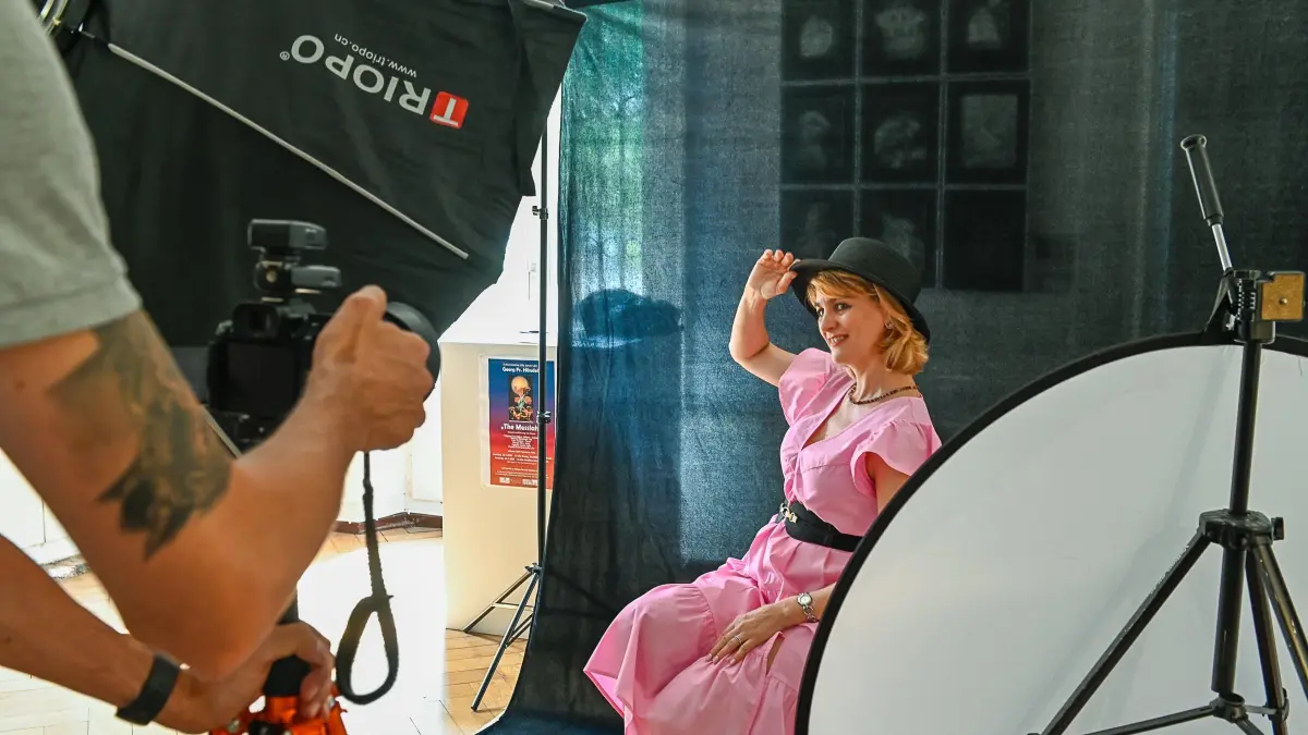 An verschiedenen Stationen im Lahrer Stadtpark stellen Fotografen verschiedene Aspekte der professionellen Fotografie vor.