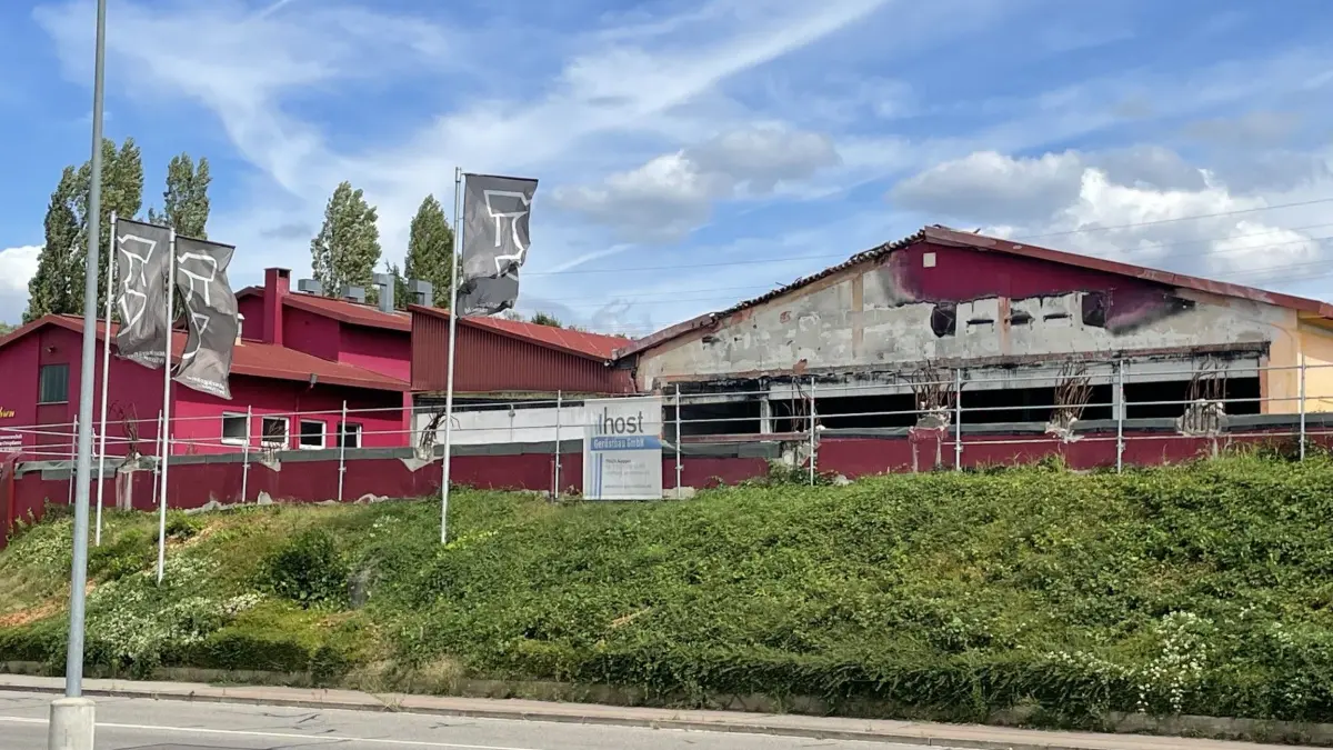 Die Brandruine der WG in Schliengen