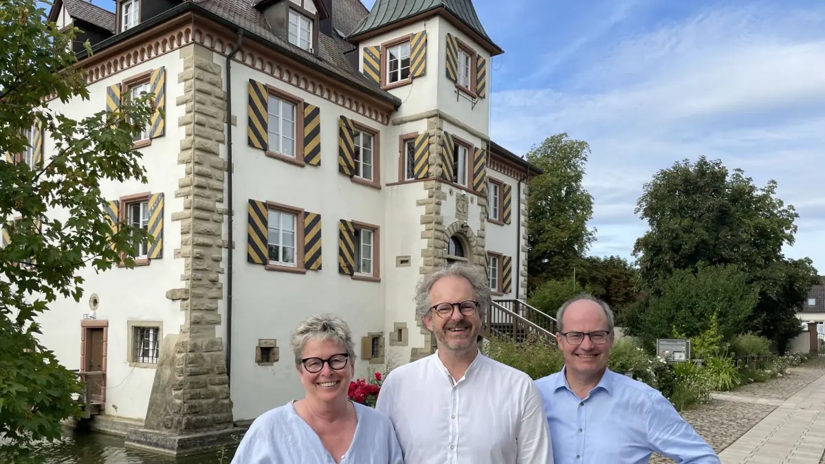 Freuen sich auf die Schliengener Weintage (v.l.): Heidi Schwarz-Schindler, Martin Männer und Bürgermeister Christian Renkert