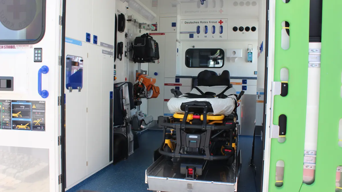 Blick in den neuen Rettungswagen der DRK-Station Killer