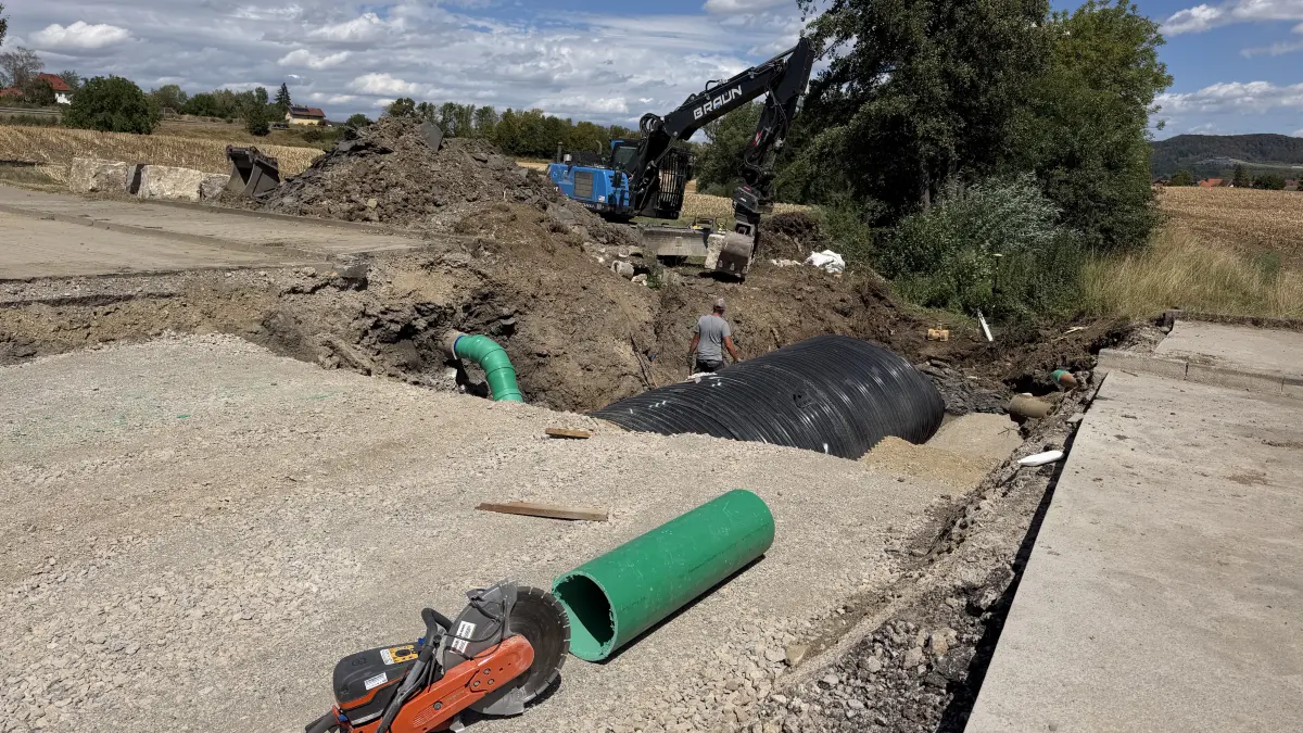 Die Verlängerung der Heiligkreuzstraße ist wegen Bauarbeiten gesperrt.