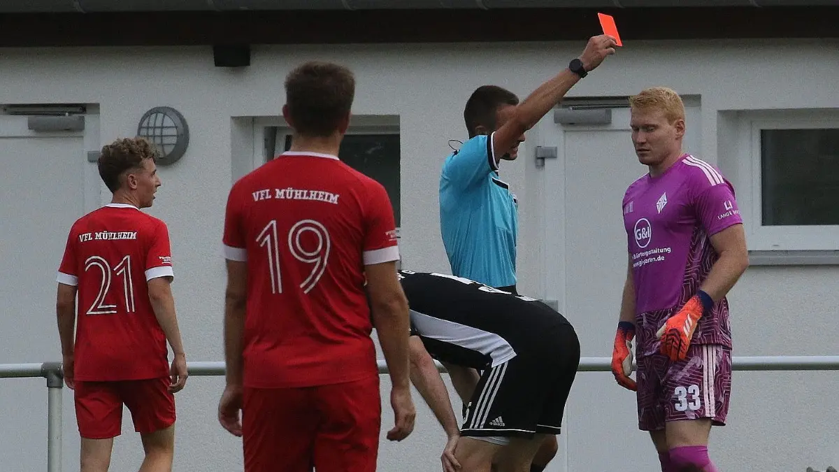 SFG-Torwart Sven Götz sah bei seinem Landesliga-Debüt die Rote Karte.