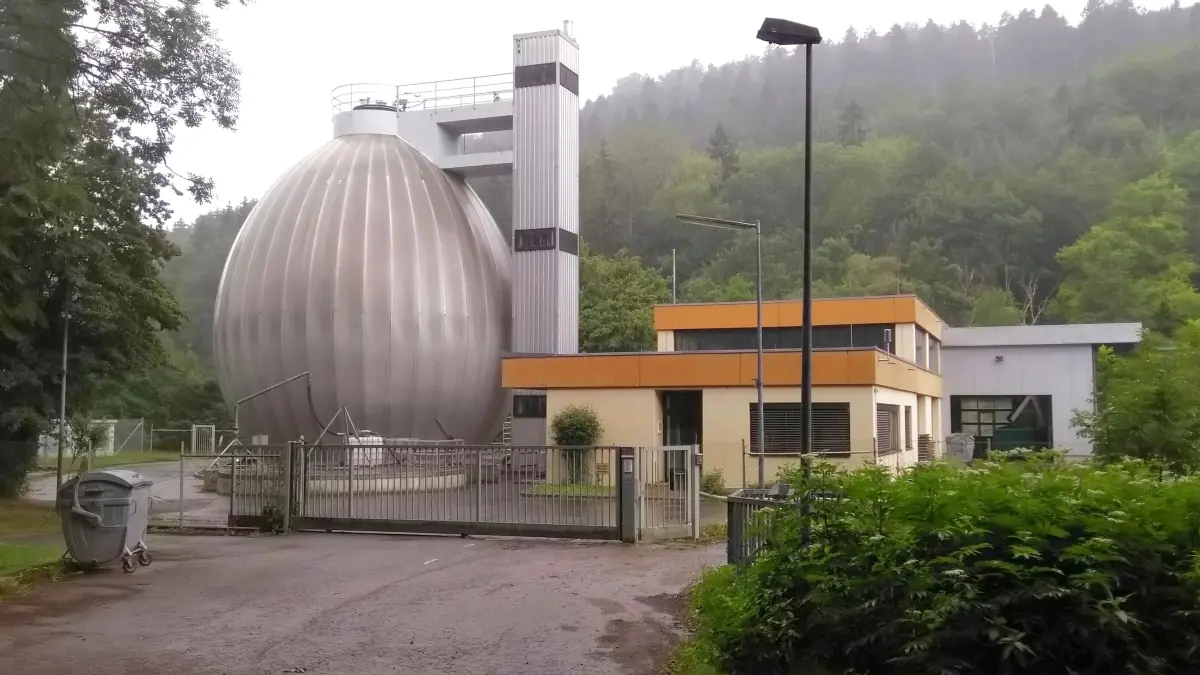 Die Kläranlage bei Mühringen. Weiterbetreiben oder stilllegen? Das ist eine gute Frage.