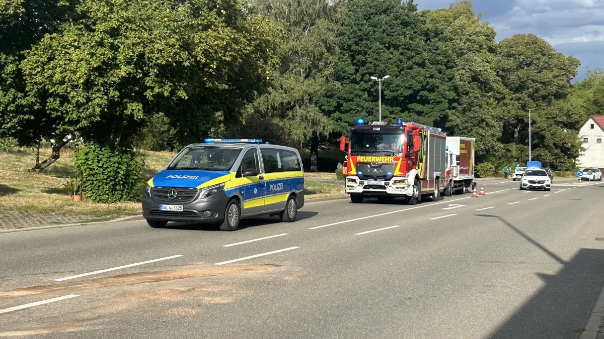 Beide Fahrzeuge mussten nach dem Unfall abgeschleppt werden.