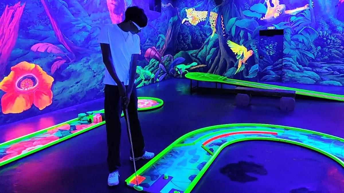 Schwarzlicht-Minigolf Schwenningen