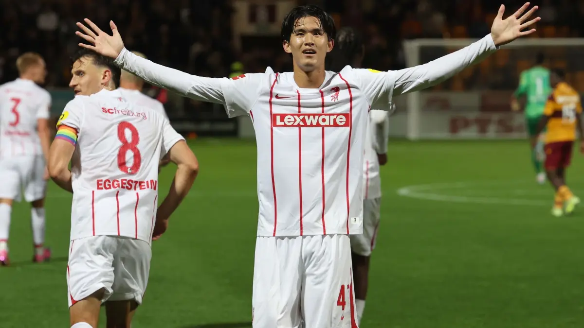 FC Motherwell - SC Freiburg: 20.08.2026, Großbritannien, Motherwell: Fußball, Männer: UEFA Europa Conference League-Qualifikation, FC Motherwell - SC Freiburg, Fir Park. Keisuke Goto von Freiburg jubelt nach seinem Treffer zum 1:3. Foto: Robert Perry/PA Wire/dpa +++ dpa-Bildfunk +++