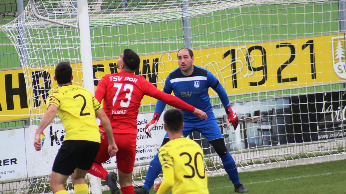 Waldmössingens Schlussmann Jannik Aichele (blaues Trikot) blieb in der Vorsaison in der Kreisliga A 16 Mal ohne Gegentor und möchte dies eine Klasse weiter oben so oft es geht wiederholen.