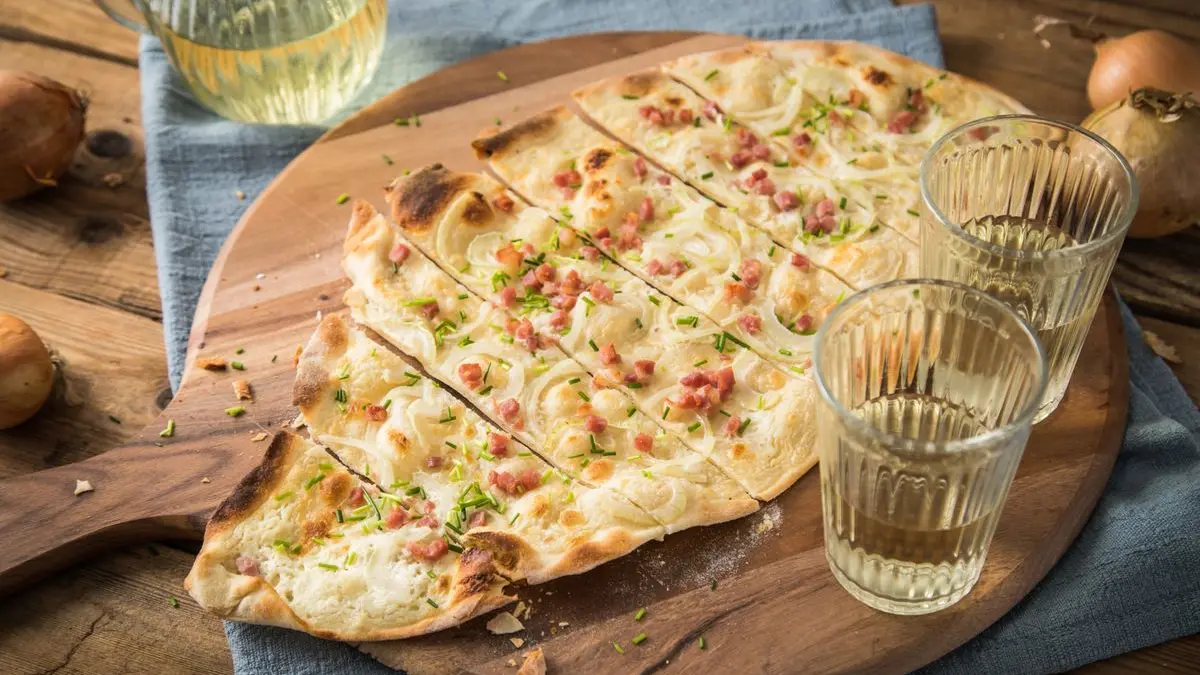 Eines der beliebtesten Gerichte in Straußwirtschaften sind Flammkuchen.
