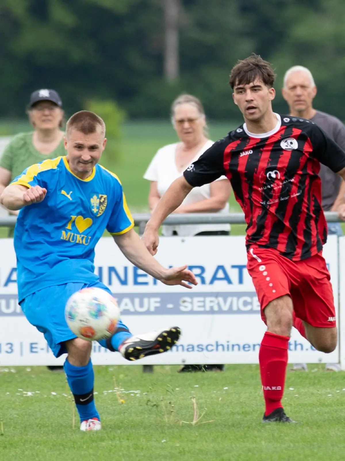 Der SV Vollmaringen (in Blau) startet am 23. August in die neue Saison der Kreisliga A.