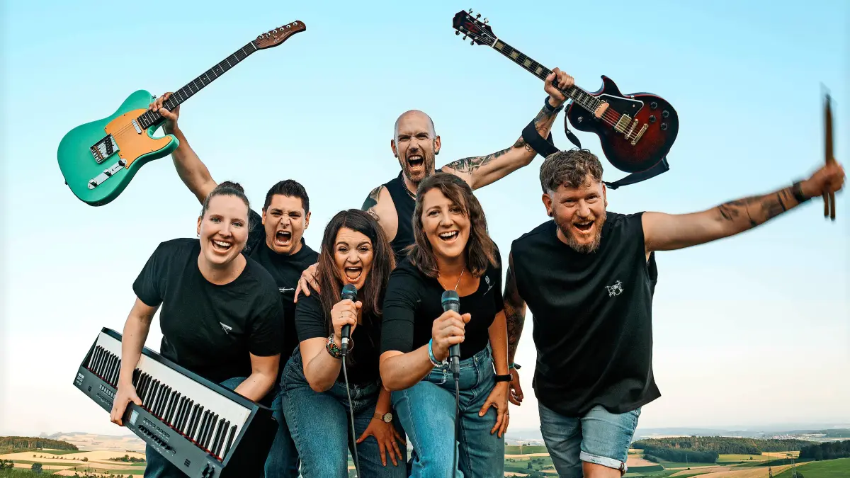 Sechs Musiker, ein gemeinsames Ziel: ConPlan will mit Rock-Covern für gute Stimmung beim Publikum sorgen.