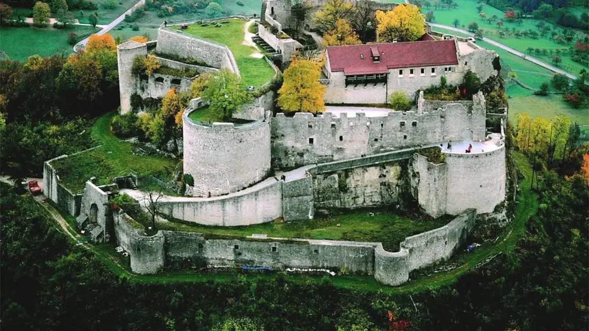 Durch ihre einzigartige Lage auf dem Felsen war die Festung Hohenneuffen nicht zu bezwingen. Im Laufe der Geschichte konnte sie nur durch freiwillige Übergabe erobert werden.dpa