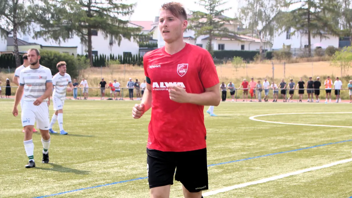 Zwei Treffer von Robin Schumpp reichten nicht zum Punktgewinn für die SG Deißlingen/Lauffen. Der VfL Pfullingen nahm mit einem 5:3-Sieg die Punkte mit.