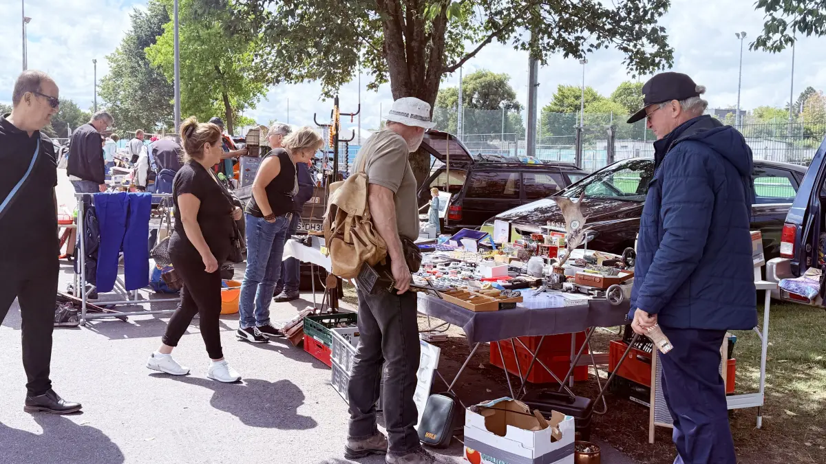 Jede Menge Raritäten und Schnäppchen gab es am Samstag auf dem Rottweiler Festplatz.