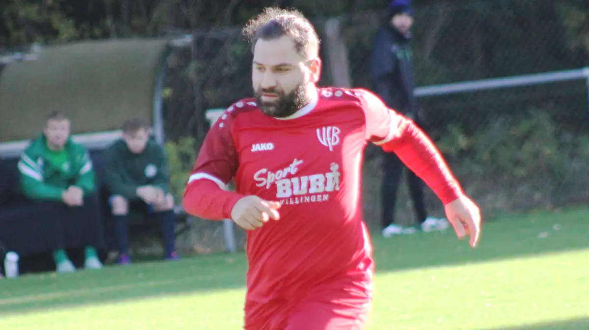 Ali Sari entschied das Derby mit drei Toren fast im Alleingang.