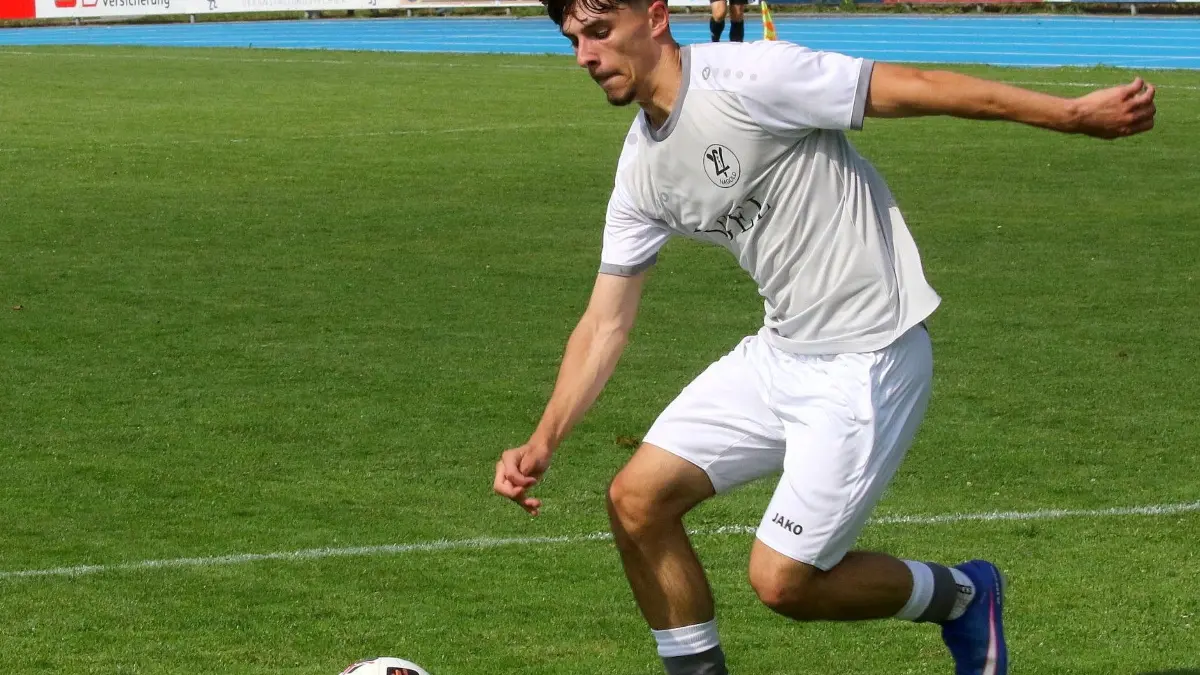 Nico Gaiser gelang sein erstes Saisontor zum 0:1 in Dettingen.