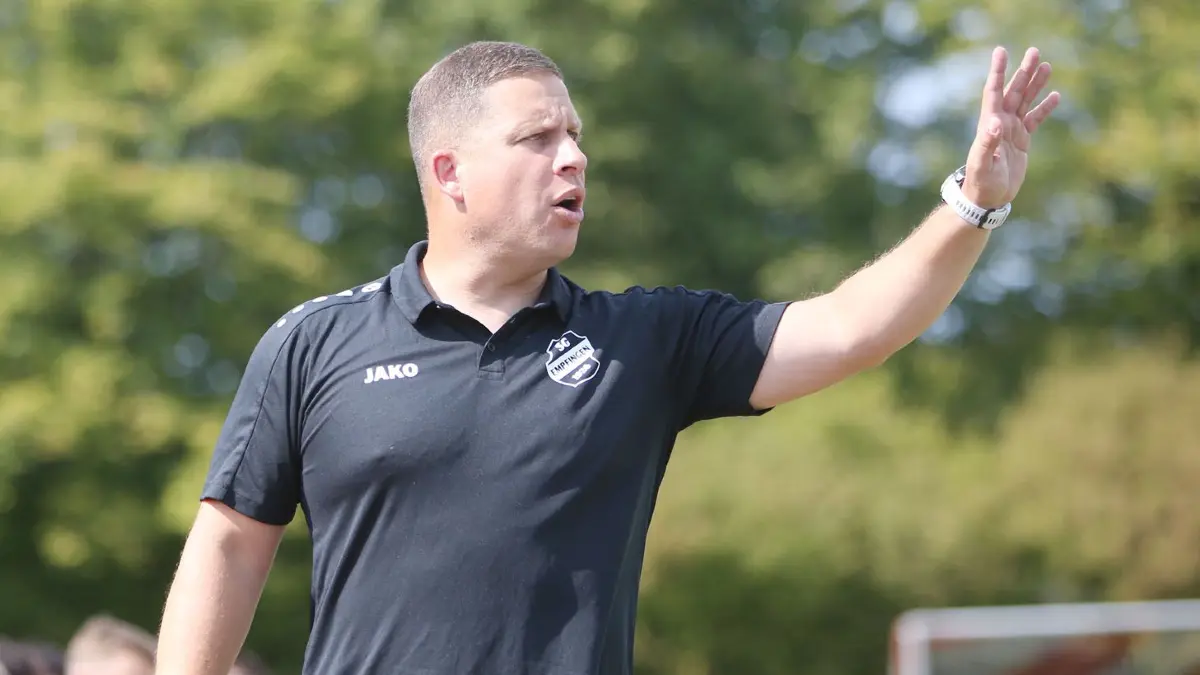 Steffen Breinlinger und sein Team mussten im zweiten Ligaspiel direkt die erste Niederlage einstecken.-