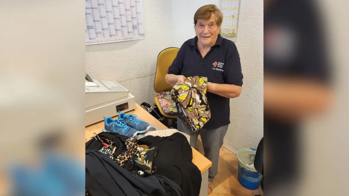 An Waltraud Schnell vor Ortsverein Blumberg kommt an der Kleiderkammer in Blumberg keiner vorbei. Sie ist die Herrin der Finanzen.