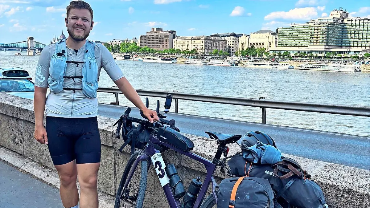 Enrik Sonnier ist auf seiner Reise durch mehrere Länder und Städte gefahren. Das Foto zeigt ihn in der ungarischen Hauptstadt Budapest.