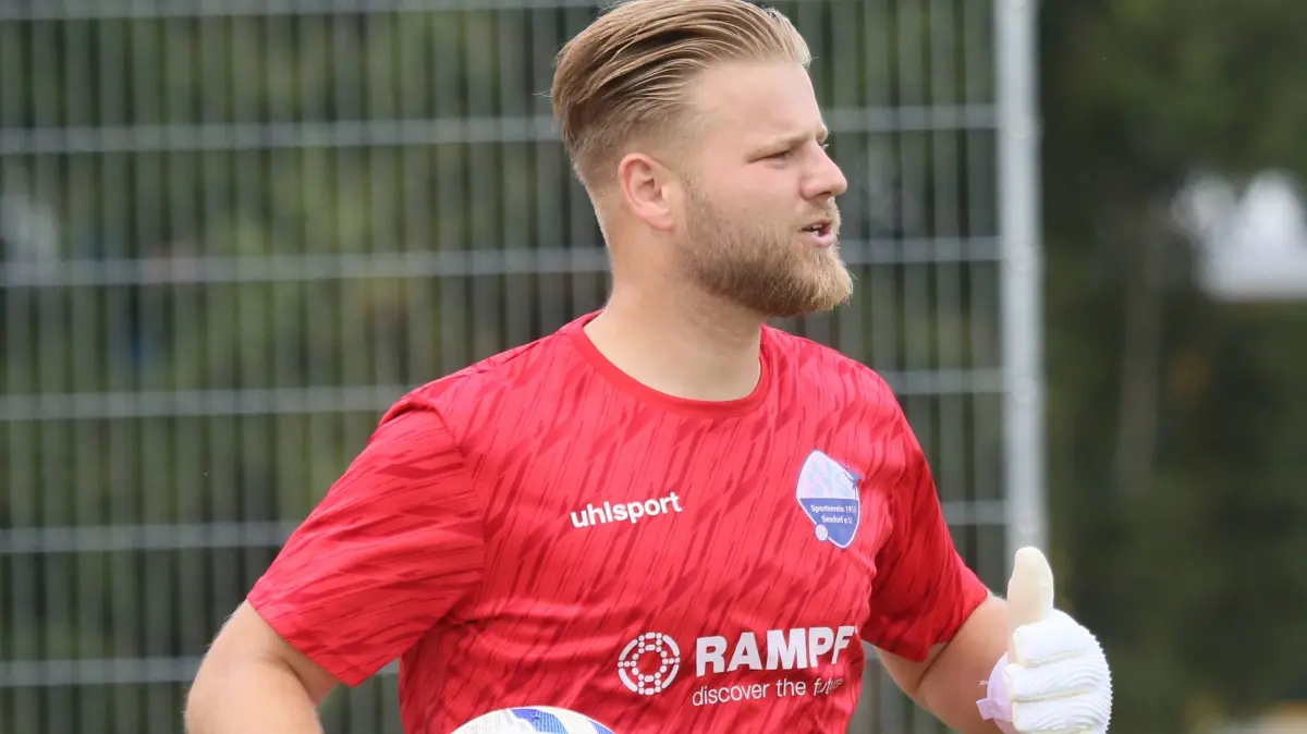 Seedorfs Torhüter Marcel Bender hatte auch seinen Anteil am Punktgewinn in Reutlingen