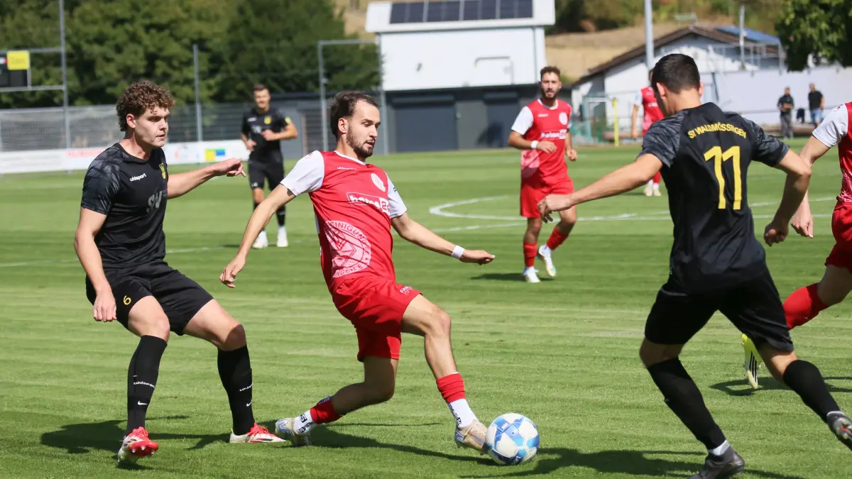 Die SpVgg Trossingen feierte beim SV Waldmössingen mit 6:1 den zweiten "Sixpack" in Folge und zeigte dem Bezirksliga-Rückkehrer die Grenzen auf. Damit spielten sich die Musikstädter in den Kreis der Titelanwärter.