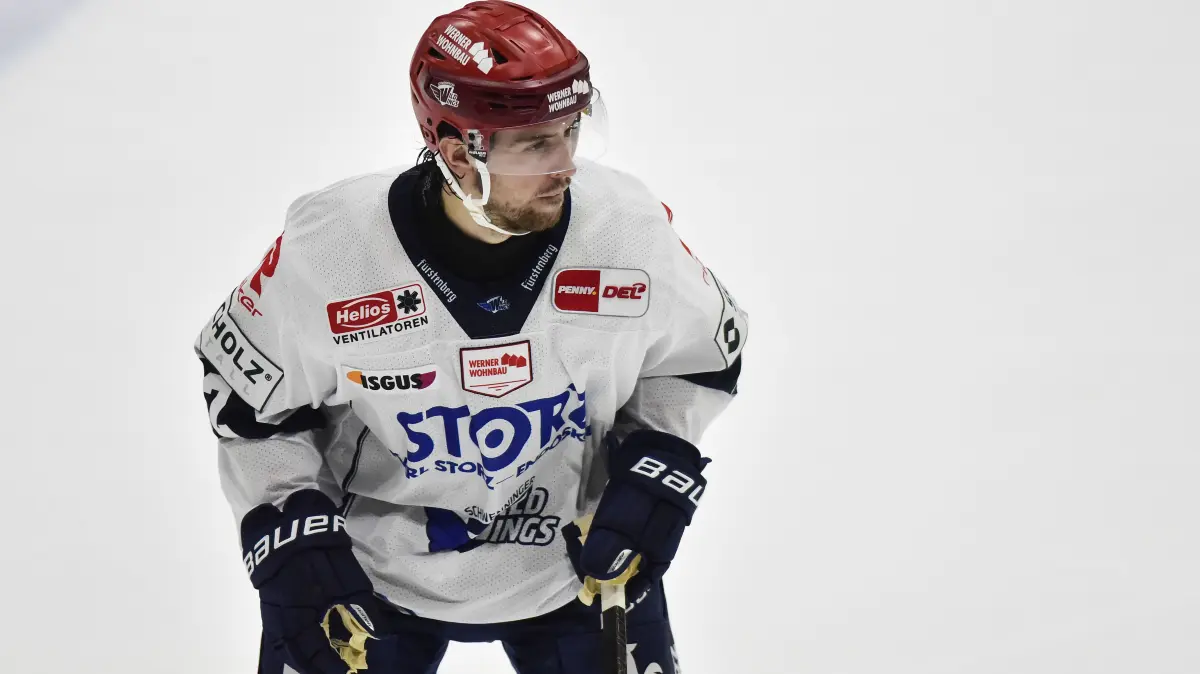 Schwenninger Wild Wings (weiss) - TPS Turku (schwarz), Thomas Schemitsch (62) Verteidiger SERC Wild Wings