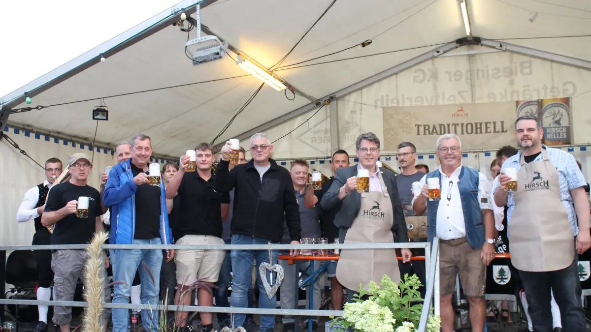 Der Ausschuss freut sich auf das 12. Bochinger Biergartenfest. Mit dabei: Der Initiator des Bochinger Biergartens, Ortsvorsteher a.D. Martin Karsten (Zweiter von rechts), der als Moderator durch die Festtage führen wird.