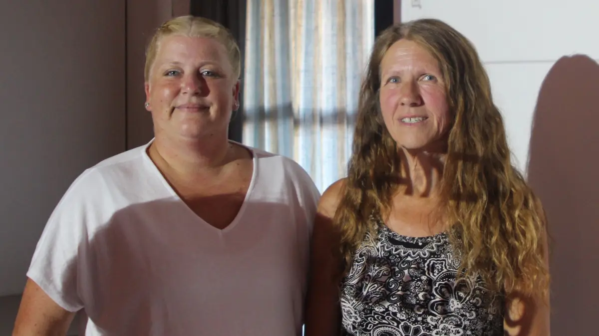 Meike Schelsdorn (links) und Heike Scherer wollen Bürgermeisterin von Wembach werden.