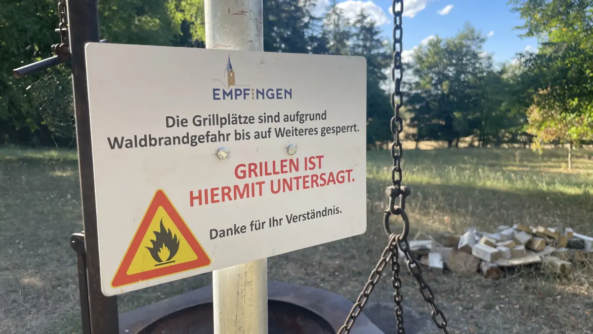 Wegen Waldbrandgefahr waren in den vergangenen Wochen auch die öffentlichen Grillplätze in Empfingen gesperrt. Dieser Grillplatz befindet sich am Waldgebiet Auchtert.