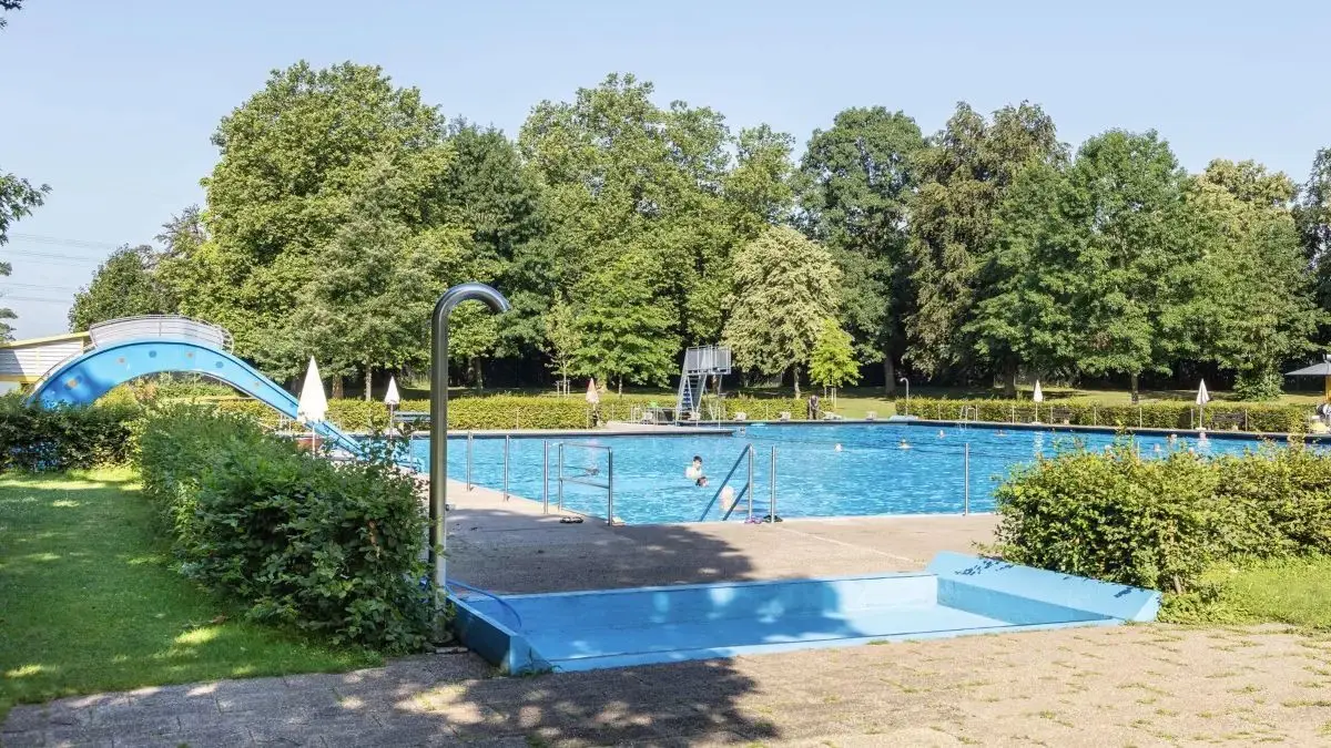 Das Planschbecken für Kleinkinder im Freibad in Steinen ist seit Montag gesperrt. Grund ist eine erhöhte Keimbelastung. Die Dauer der Sperrung ist noch unklar.