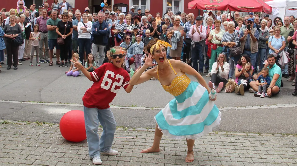 Straßenmusiksonntag pur: Klamauk, Musik und Poesie auf allen Plätzen und Winkeln der Bräunlinger Innenstadt.