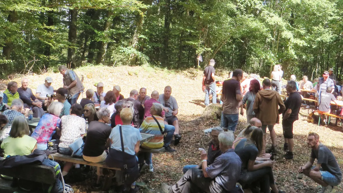 Endlich mal wieder auf der "Bogeneck"! Die Aistaiger haben schon nachgefragt, wann das nächste Fest auf der Burgruine vor der eigenen Haustüre veranstaltet wird.