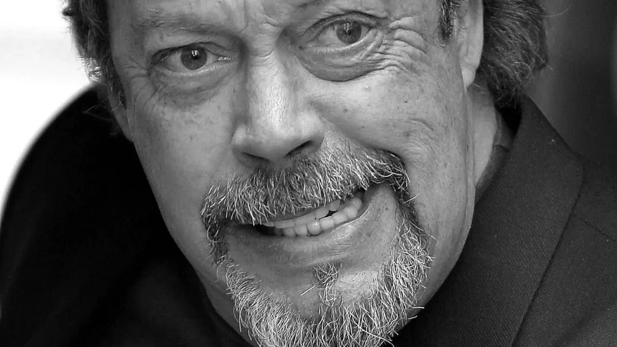 Tim Curry: ARCHIV - 18.05.2005, USA, New York: Der britische Schauspieler Tim Curry nimmt an der Tony Award Gala 2005 am Times Square teil. (zu dpa: «Kultfigur der «Rocky Horror Picture Show»: Tim Curry tot») Foto: Peter Foley/EPA/dpa +++ dpa-Bildfunk +++
