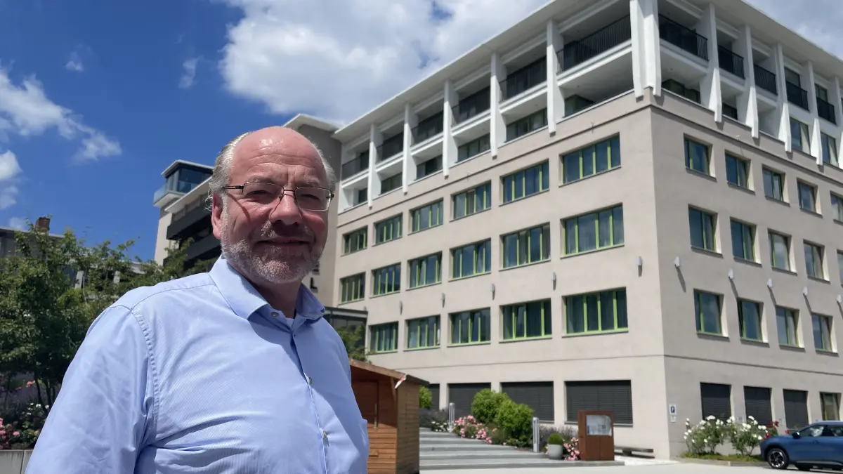 Christoph Schug ist Direktor eines Hauses mit großem Potenzial, wie er betont. Er blickt auf aktuelle und künftige Entwicklungen im Hotel Federwerk in St. Georgen.