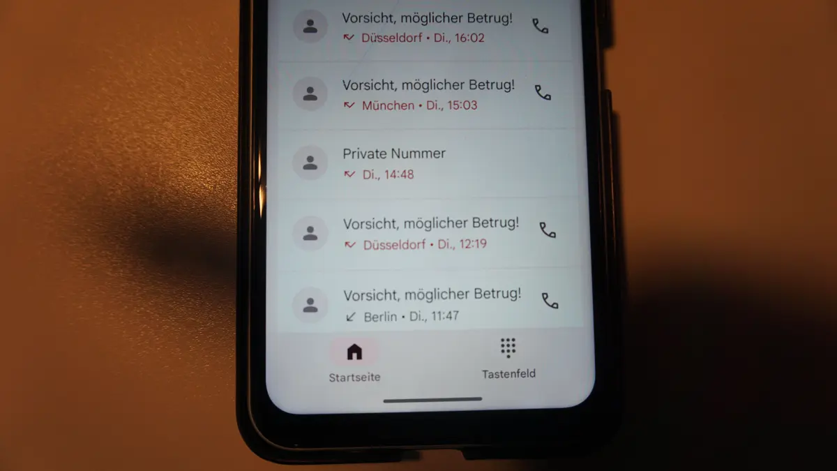 Immer wieder versuchen Betrüger, mit einem Schömberger per Anruf auf dem Smartphone Kontakt aufzunehmen.
