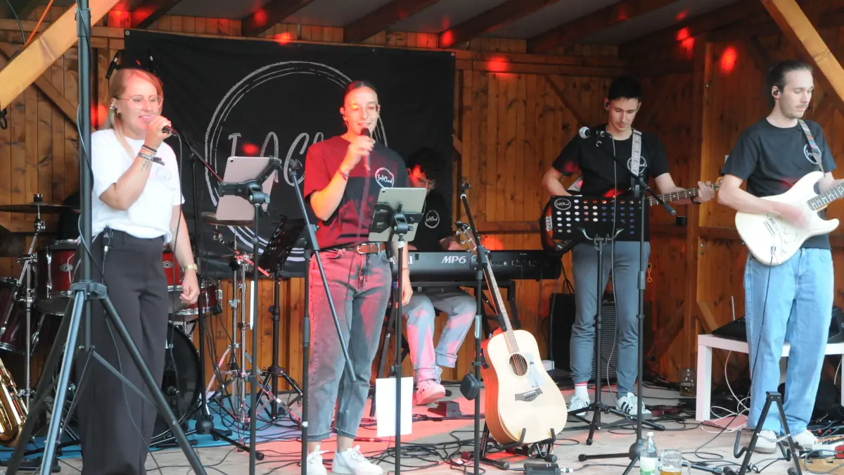 InAchord unterhält mit Popklassikern.